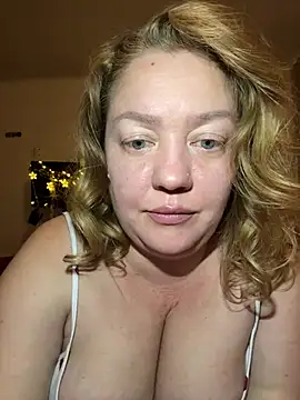 BBBWOOW Show in webcam
