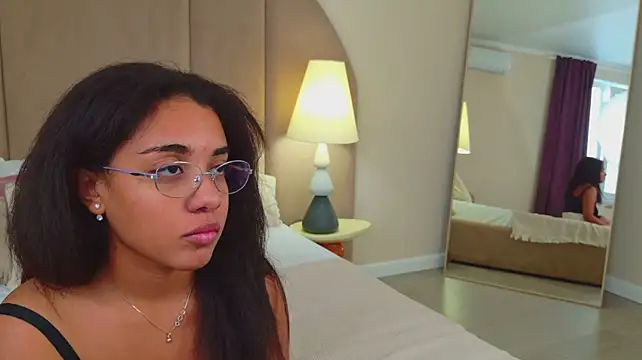 Czat XXX na żywo – Luna_Cortier
