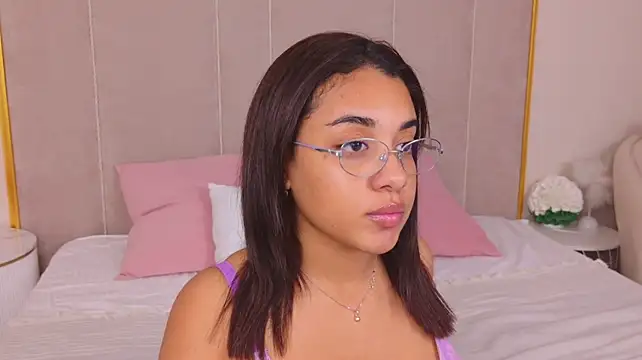 Luna_Cortier Show Webcam
