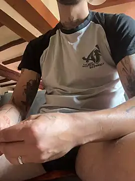 Piratee666 网络视讯表演