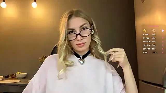 SoftnessMila 在線直播表演