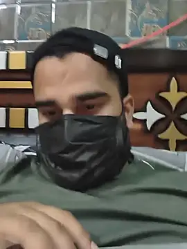 BeardKingoBack: διαδικτυακό σόου στην κάμερα
