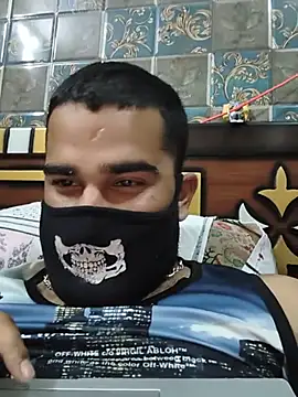 Show modela BeardKingoBack na web-kameri