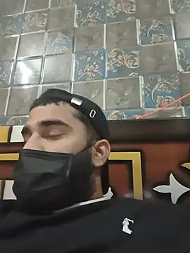Mr_CurioX_369 Show in webcam