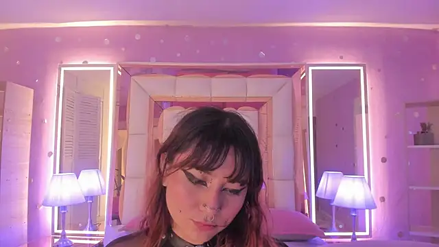 Goldentemptation_n Webbikameraesitys