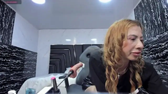 Ladyy_Scarlett: απευθείας συνομιλία ΧΧΧ