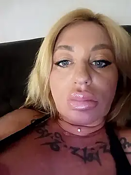 MiaMooly – webcam-show