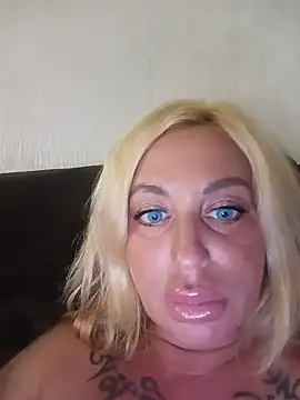 MiaMooly Webcam Show