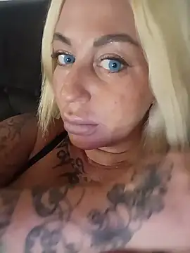 MiaMooly's Webcam Show