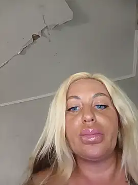 Show modela MiaMooly na web-kameri