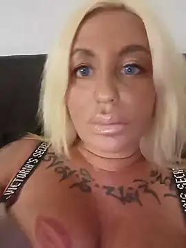 MiaMooly Webcam Show