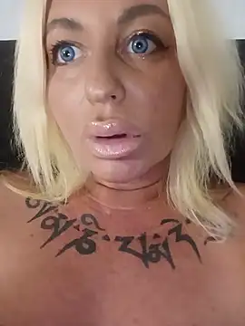 MiaMooly – webcam-show
