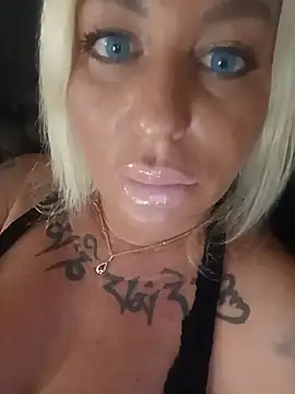 Show modela MiaMooly na web-kameri