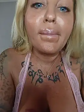 MiaMooly Live XXX-Chat
