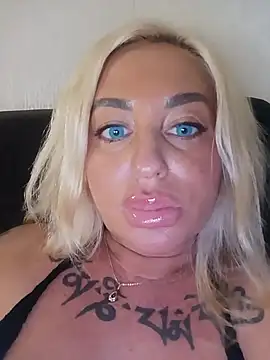 MiaMooly Webcamshow