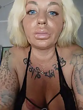 Chat XXX en directo de MiaMooly