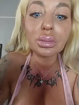 MiaMooly Chat XXX in diretta