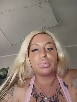 Онлайн чат XXX MiaMooly