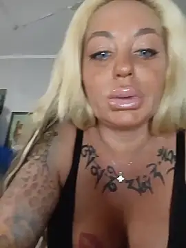 MiaMooly Webcamshow