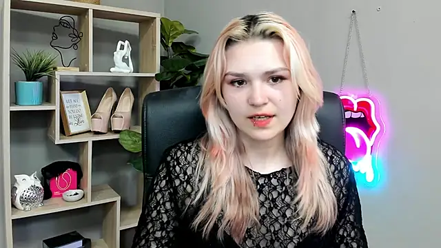 SweetLilyxo Adlı Modelin Canlı XXX Sohbeti