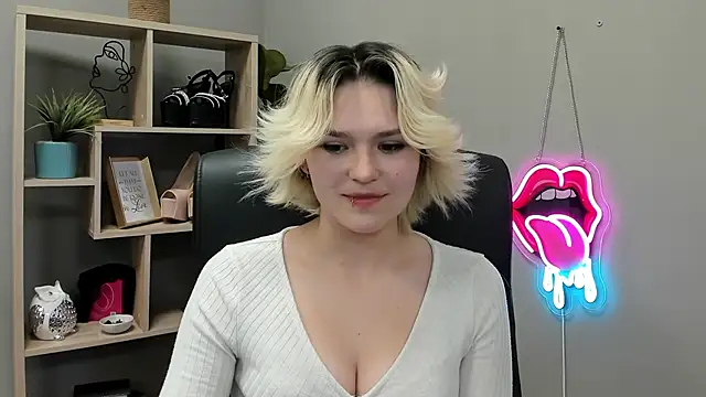 SweetLilyxoのウェブカメラショー