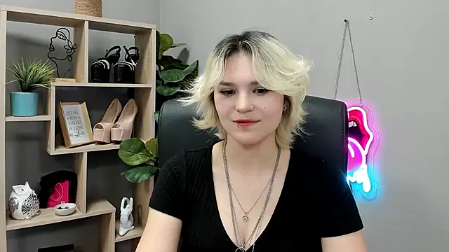 SweetLilyxo Show in webcam