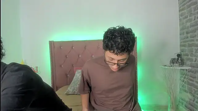 Adonibaskerville4's Webcam Show