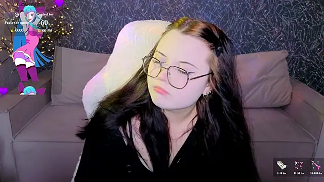Kira_G0ld Adlı Modelin Canlı XXX Sohbeti