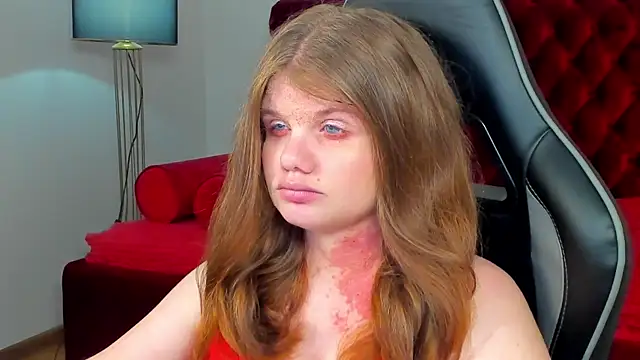 ChloeHalses XXX чат на живо
