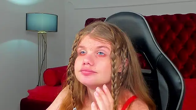 ChloeHalses Live XXX Chat