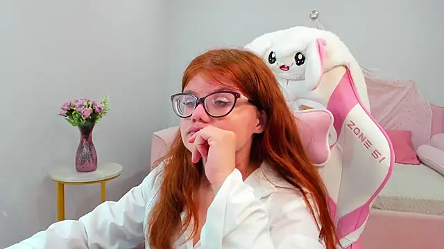 ChloeHalses XXX чат на живо