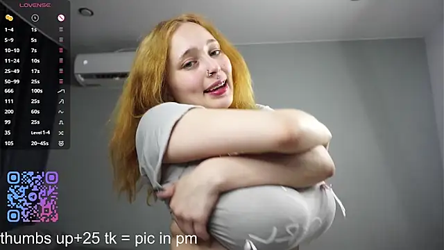 HannaHayles Show in webcam