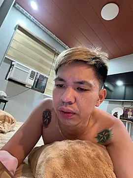 cocklover_666 网络视讯表演
