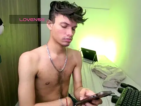 הופעת וובקאם של AlexxxGod