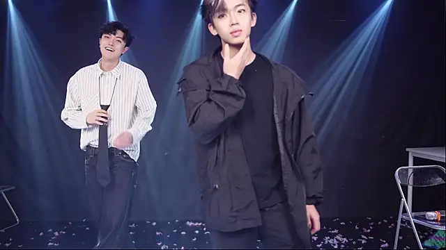 BTS-007 Pertunjukan Webcam