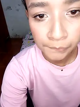 غرفة دردشة Aurora_fantasyPink المباشرة