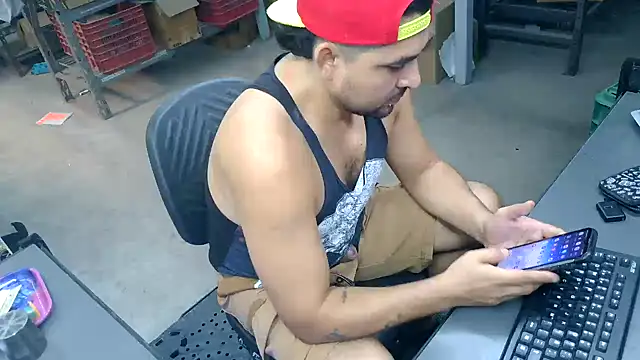 Show modela BustedCall na web-kameri