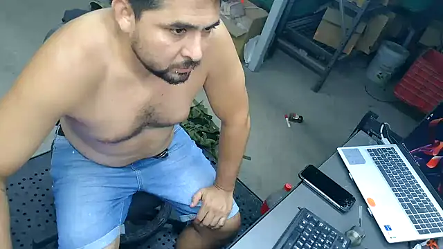 BustedCall's Webcam Show