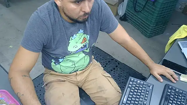 BustedCall Pertunjukan Webcam