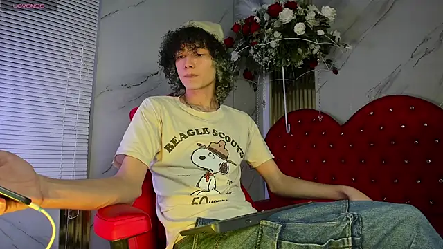 thanier_18 Adlı Modelin Web Kamerası Şovu
