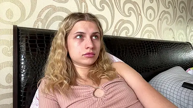 JeneeEady's Live XXX Chat