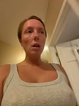 prettymouthpeach's Webcam Show