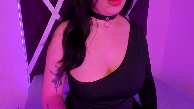 XXX chat uživo modela ninameduxx