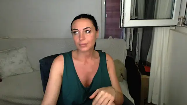 CloveLove live XXX chat