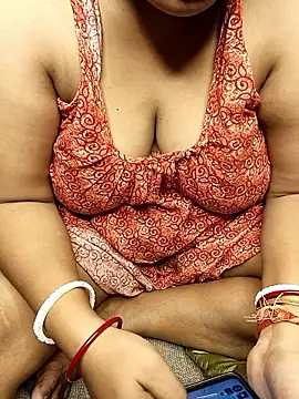 R_Queen's Webcam Show