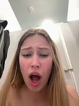 blonde_exe – Kamerová šou