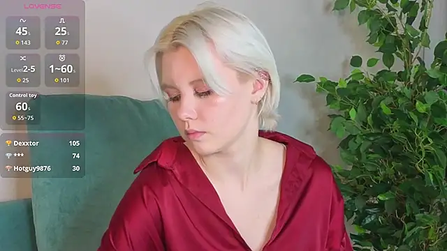 GoldenLenarz's Live XXX Chat