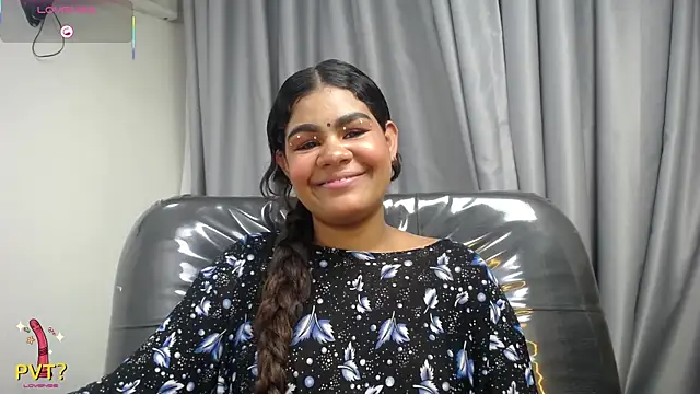 دردشة yaazhinii الجنسية المباشرة