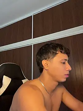 Gael_Velaryx Show in webcam