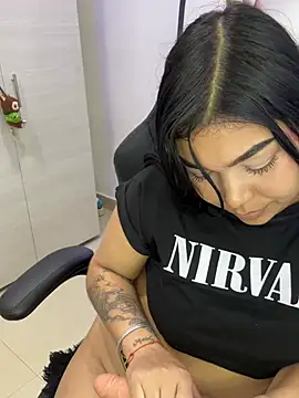 Latin_bigbutt's Live Chat Room